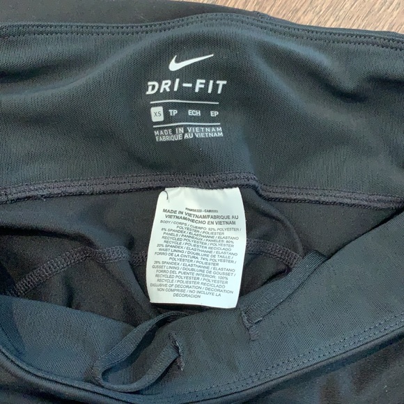 NWOT Nike Dri Fit XS capris - Picture 7 of 7